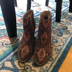 Madden Girl Klick Bootie